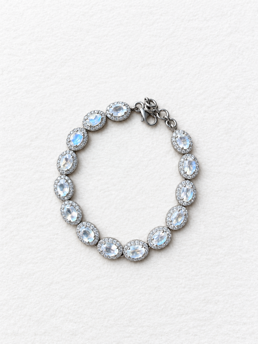 Moonstone silver bracelet detail view