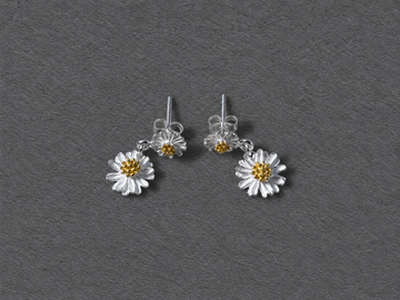 Silver daisy earrings