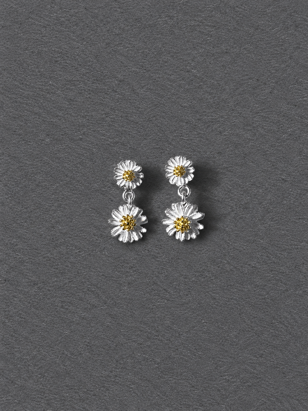 Silver daisy earrings
