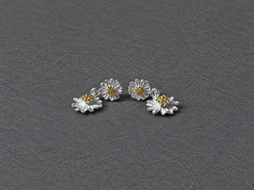Silver daisy earrings