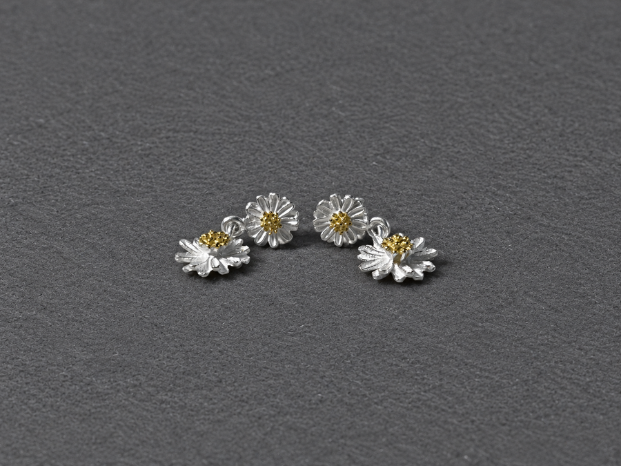 Silver Daisy Earrings