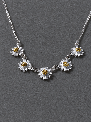 Silver daisy necklace