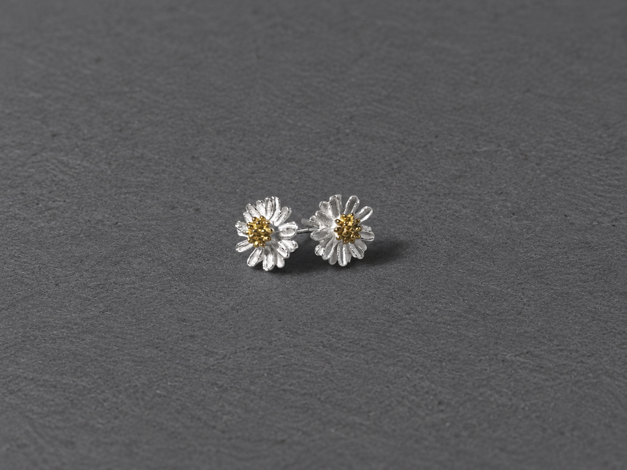 Silver Daisy Stud Earrings