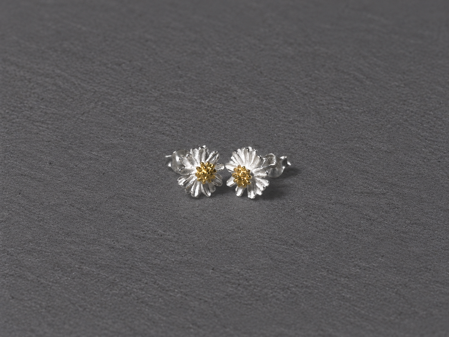 Silver Daisy Stud Earrings